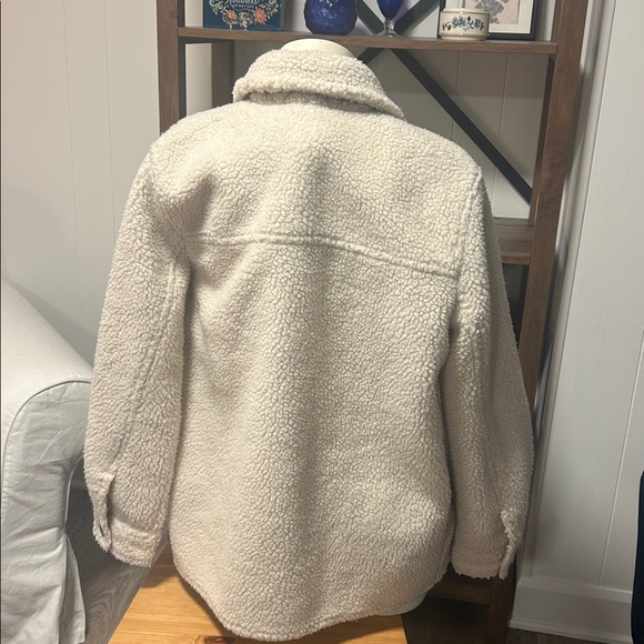 Gap Cream Sherpa Button-Up Shacket - Picture 3 of 4